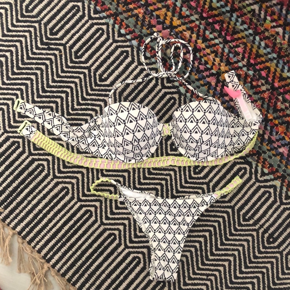 Victoria’s Secret Geomteric Suit w/ Cheeky Bottom